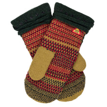 Load image into Gallery viewer, Fästfolk Pattern Swedish Mittens